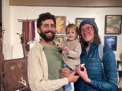 <p>Lovely family enjoying the evening with their little one!</p>