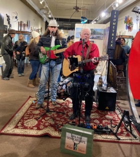 <p>Lots of music was enjoyed by Rick (r) and Scott Barrett who joined in for a while.</p>
